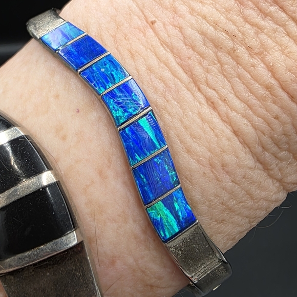 Vintage Hinged Cuff Bracelet Stamped Mexico 925 Silver With Opal Inlay - Picture 4 of 5